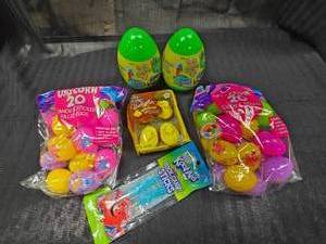 lot 51 image: Unicorn 20 Candy Filled Eggs Marshmallow Eggs Rock Candy