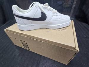 lot 66 image: New Nike White Shoes Size 7.5