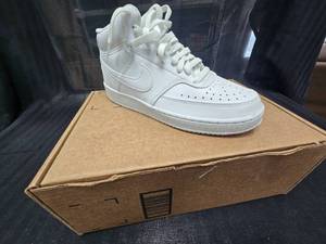 lot 68 image: New Nike High Top White Shoes Size 6.5