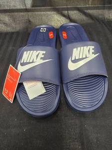 lot 86 image: New Nike Victori Black White Slide Size 12