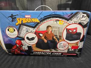 lot 112 image: Marvel Spiderman Chair