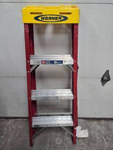 lot 116 image: 4 Werner Fiberglass Ladder 225lb