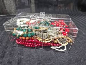 lot 119 image: Assorted Costume Jewelry