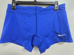 lot 160 image: New Womans Nike Performance Game Volleyball Shorts Size Medium