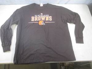 lot 24 image: (BR1) Cleveland Browns Long Sleeve ...