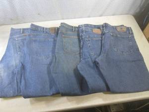 lot 28 image: (CS) 5 Pairs of Jeans - Rustler, Fi...