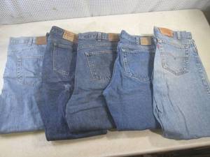 lot 33 image: (CSB) 5 Pairs of Jeans - Lands End...