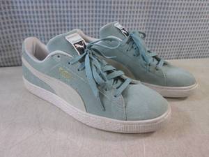 lot 40 image: (CSB) Pair of Puma Suede Sneakers S...