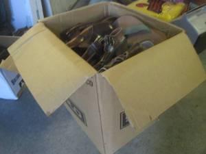 lot 46 image: (EW6) Big Box Full of Assorted Shoe...