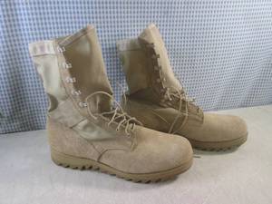 lot 83 image: (CSB) Pair of Altama Military Hot W...