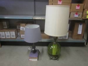 lot 93 image: (CS) Vintage Green Globe Table Lamp...