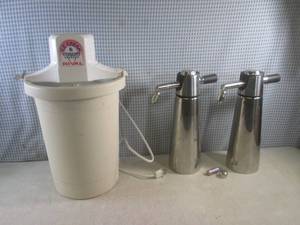 lot 98 image: (F-3) 2 iSi Thermo Xpress Whip Stai...