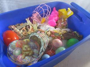 lot 99 image: (G-1) Tote Full of Assorted Easter ...