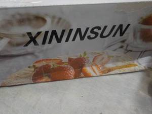lot 7 image: Xininsum Food Containers...