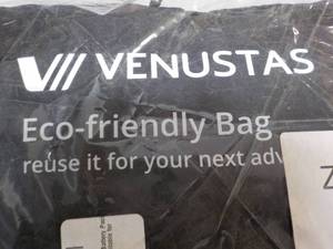 lot 21 image: Venustas Heated Vest with Battery s...