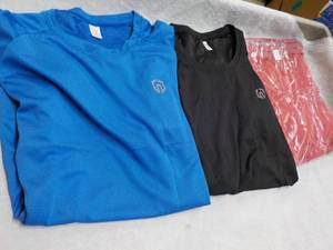 lot 40 image: 3 Mens Mesh Athletic T-shirts size...