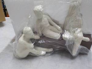 lot 46 image: Decorative Figurines 12 x 9...