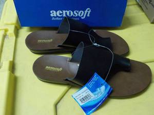 lot 107 image: Aerosoft Black Sandles size 40 us s...
