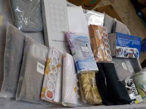 lot 128 image: Hugh Shower Curtain Lot and more se...