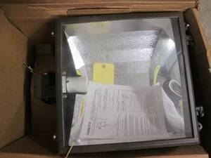 lot 220 image: New large floodlight...