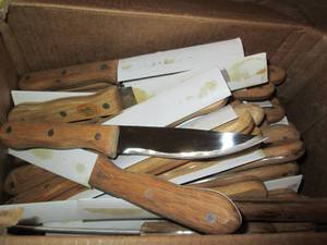 lot 230 image: Large lot of new knives...