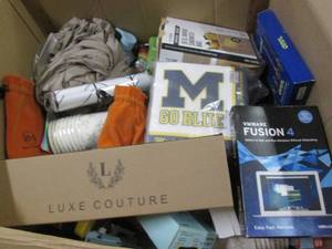 lot 271 image: Large box of home, health and beaut...