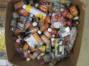 lot 273 image: Large lot of food seasonings, hot s...