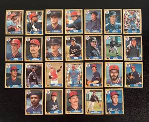 lot 293R image: B - Topps Minnesota Twins Baseball Cards