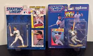 lot 367R image: B - Starting Lineup Sammy Sosa & Mark McGwire Figures with Cards - Lot of 2 (1998 Edition)