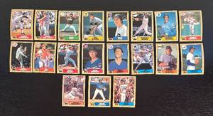 lot 425R image: B - Topps Baseball Cards Lot - Vintage 1980s Assorted Players