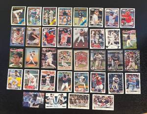 lot 438R image: B - Baseball Cards - Mixed Vintage Lot