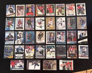lot 494R image: LC - Hockey Card Lot - Mixed Brands including Upper Deck, Topps, Fleer and More