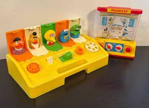 lot 590R image: BR1 - Vintage Milton Bradley Waterfuls Water Game and Sesame Street Toy
