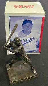 lot 315K image: BR1 - Harmon Killebrew Hall of Fame Bronze Resin Baseball Figure - with Original Box