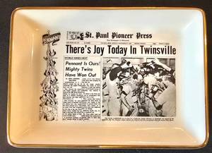 lot 386K image: BR1 - Gokey Co. 6-Inch Souvenir Plate - St. Paul Pioneer Press Twinsville Front Page