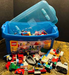 lot 45C image: B - LEGO 6166 Blue Building Box with Assorted Bricks and Pieces