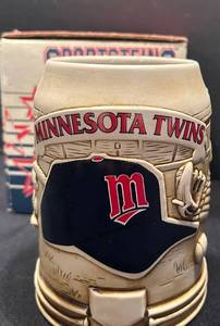 lot 51C image: B - Minnesota Twins Sportsteins Collectible Beer Stein with Box