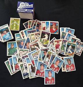 lot 109C image: B - 1988 Topps Baseball Traded Series Complete Card Set with Box