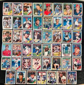 lot 262C image: B - Lot of 40 1988 Topps Baseball Trading Cards Assorted Teams and Players