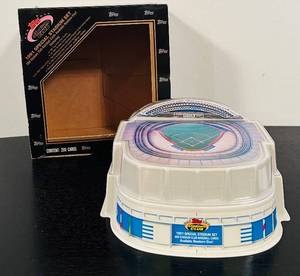lot 268C image: HC - Topps Stadium Club 1991 Special Stadium Set with 200 Baseball Cards in Collectible Display Case