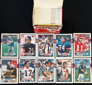 lot 537C image: HC - Topps 1989 Football Picture Cards - Traded Series Box 132 Cards