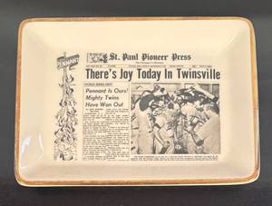 lot 35R image: B - Vintage Minnesota Twins Ceramic Ashtray with St. Paul Pioneer Press Design