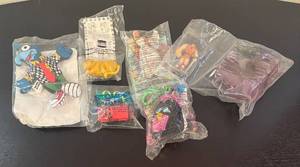 lot 70R image: B - Set of Sealed McDonalds and Burger King Collectible Toys