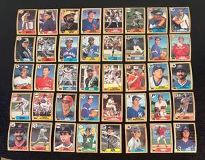 lot 76R image: B - Collection of Topps Baseball Sports Cards Assorted Players