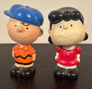 lot 77R image: B - Vintage 1950s Charlie Brown and Lucy Bobble Head Figurines