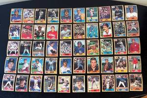 lot 126R image: B - Collection of Vintage Topps Baseball Cards