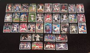lot 169R image: B - Collection of Assorted Baseball Sports Cards
