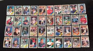lot 176R image: B - Collection of Vintage Topps Baseball Cards Assorted Teams