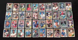 lot 177R image: B - Collection of Vintage Topps Baseball Cards