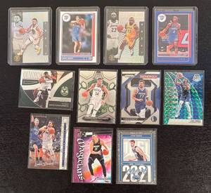 lot 208R image: B - Collection of Basketball Sports Cards featuring NBA Stars